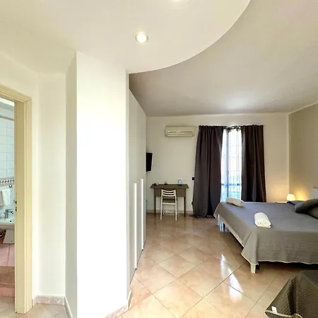 Blue לינה וארוחת בוקר 3*