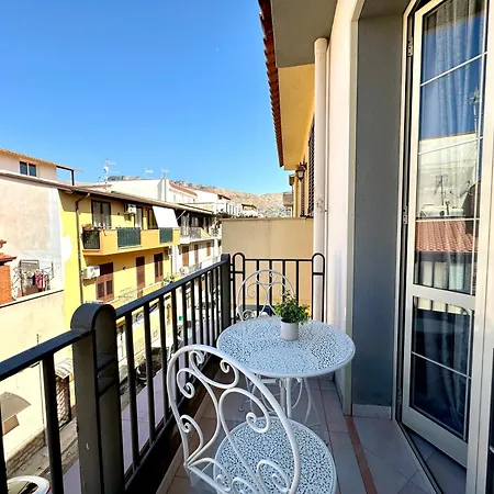 לינה וארוחת בוקר Blue 3*