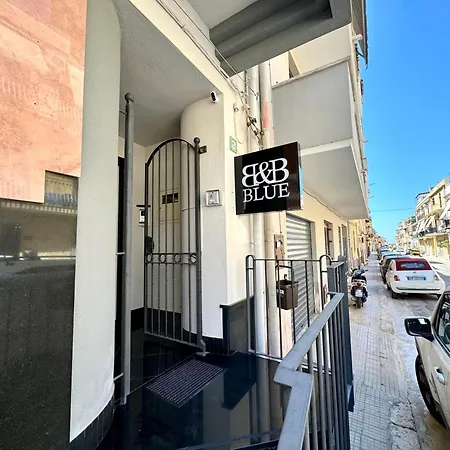 לינה וארוחת בוקר Blue 3*